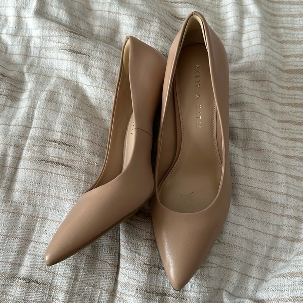 7 Women’s nude pump heels Kelly & Katie gently used